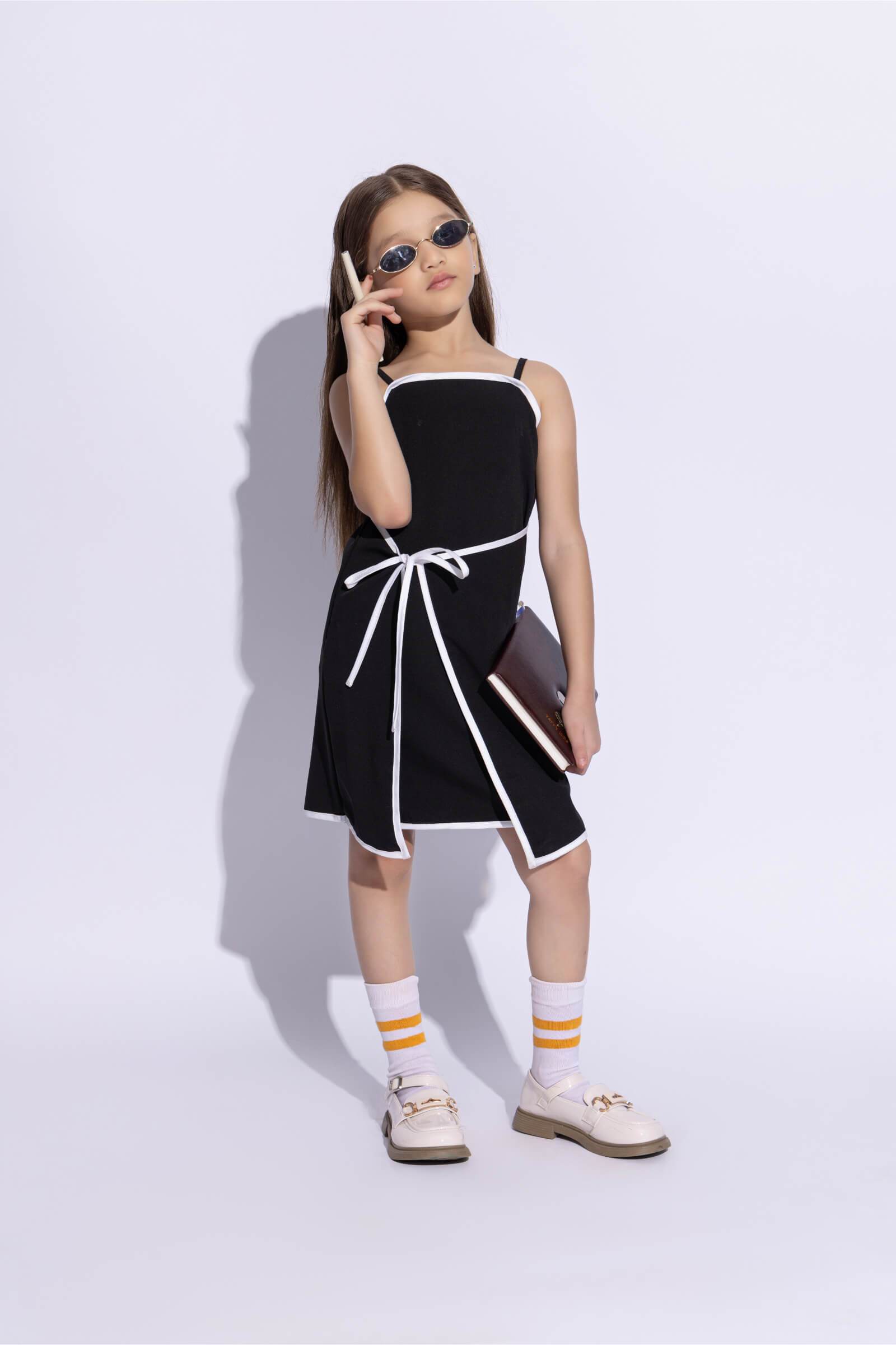 Sleeveless contrast piping detail wrap dress-Black & White