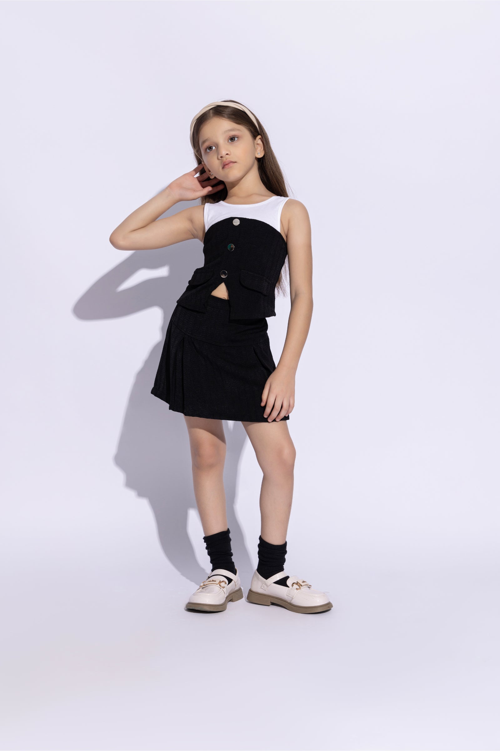 sleeveless texture and cotton jersey button detail top and pleated skirt set- Black & White