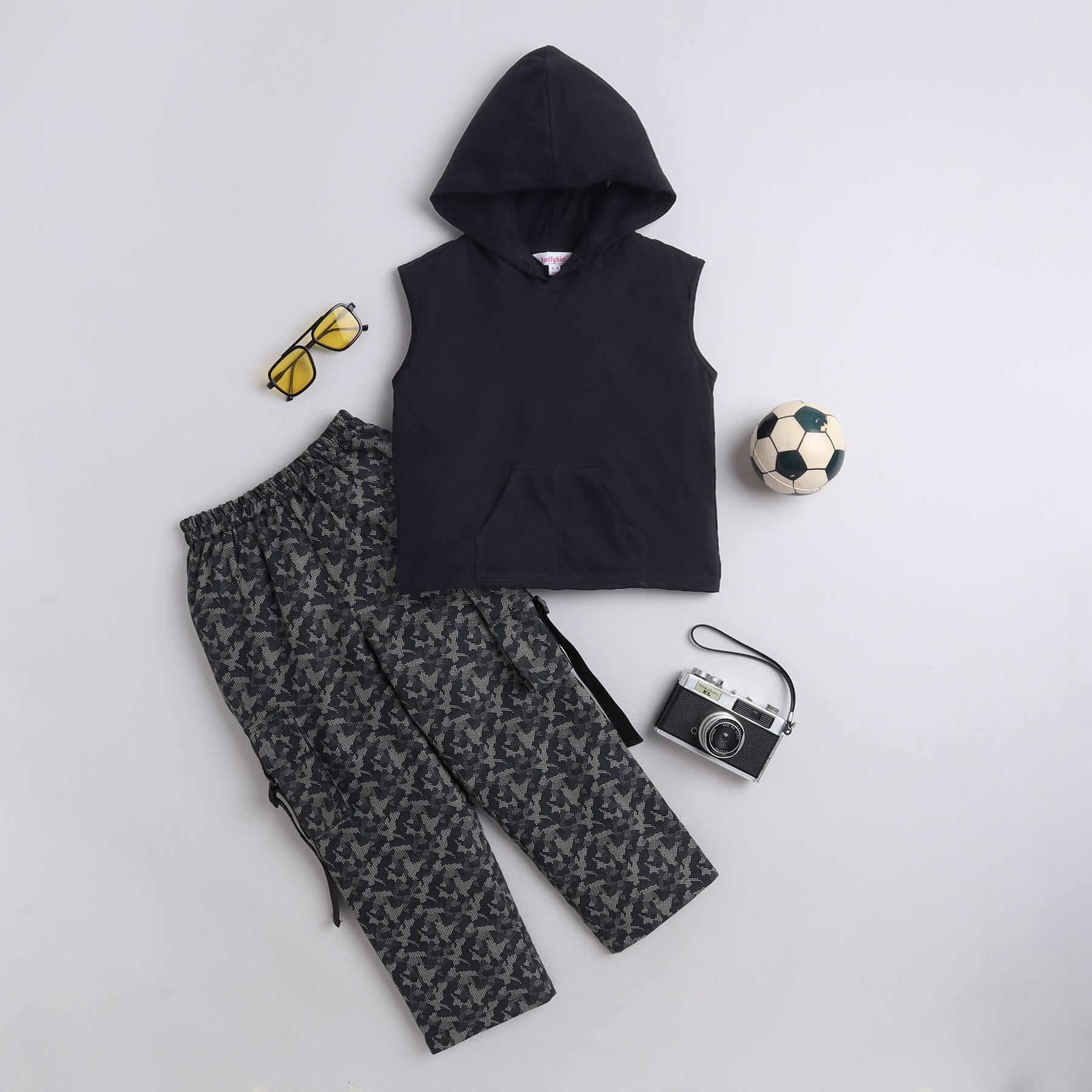 Shop 100% Cotton Knitted Sleeveless Hoodie And Printed Cotton Cargo Pant Set-Black Online