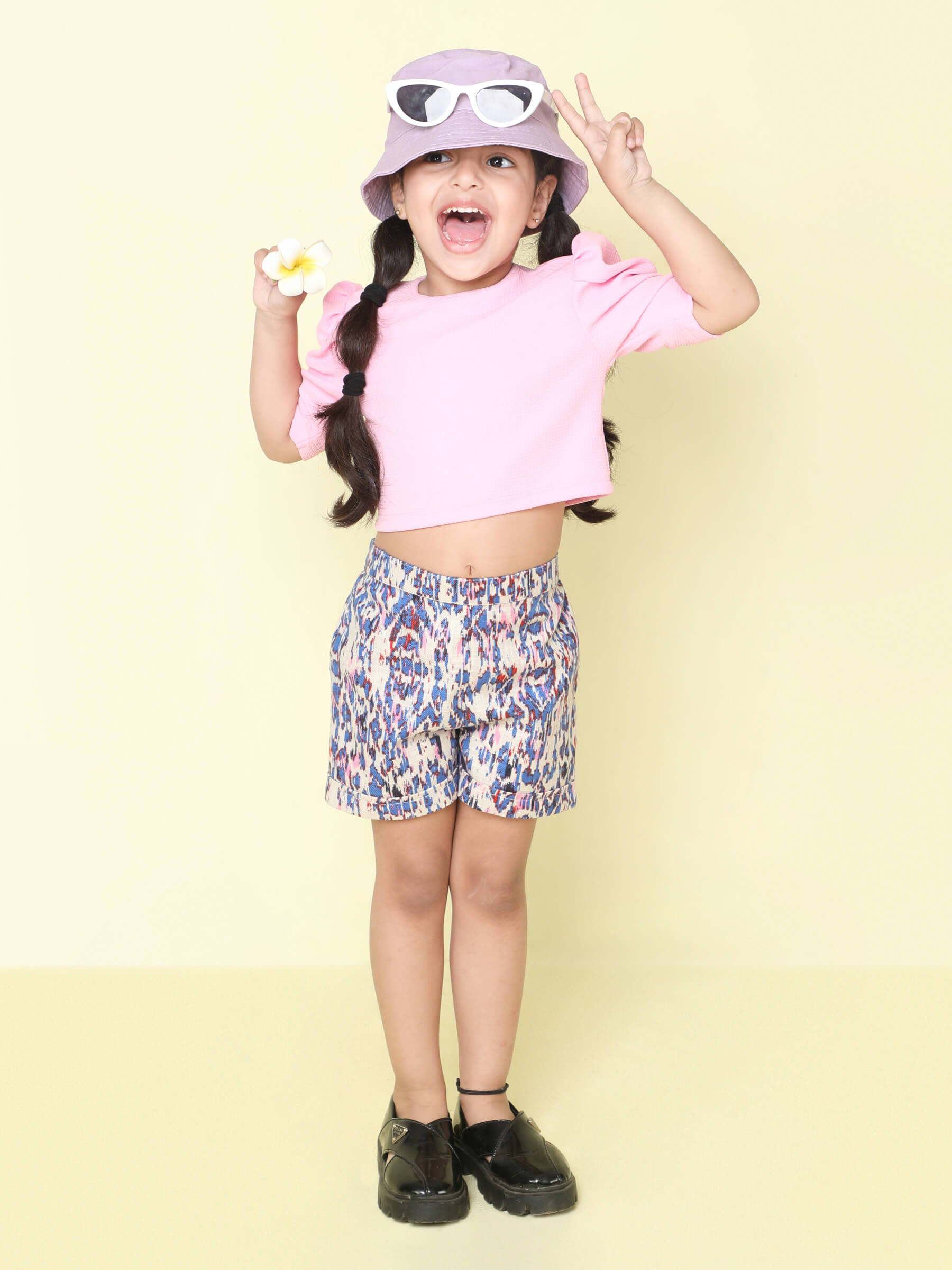 cotton knitted puff sleeve crop top with ikat printed rolled up shorts - Pink/multi