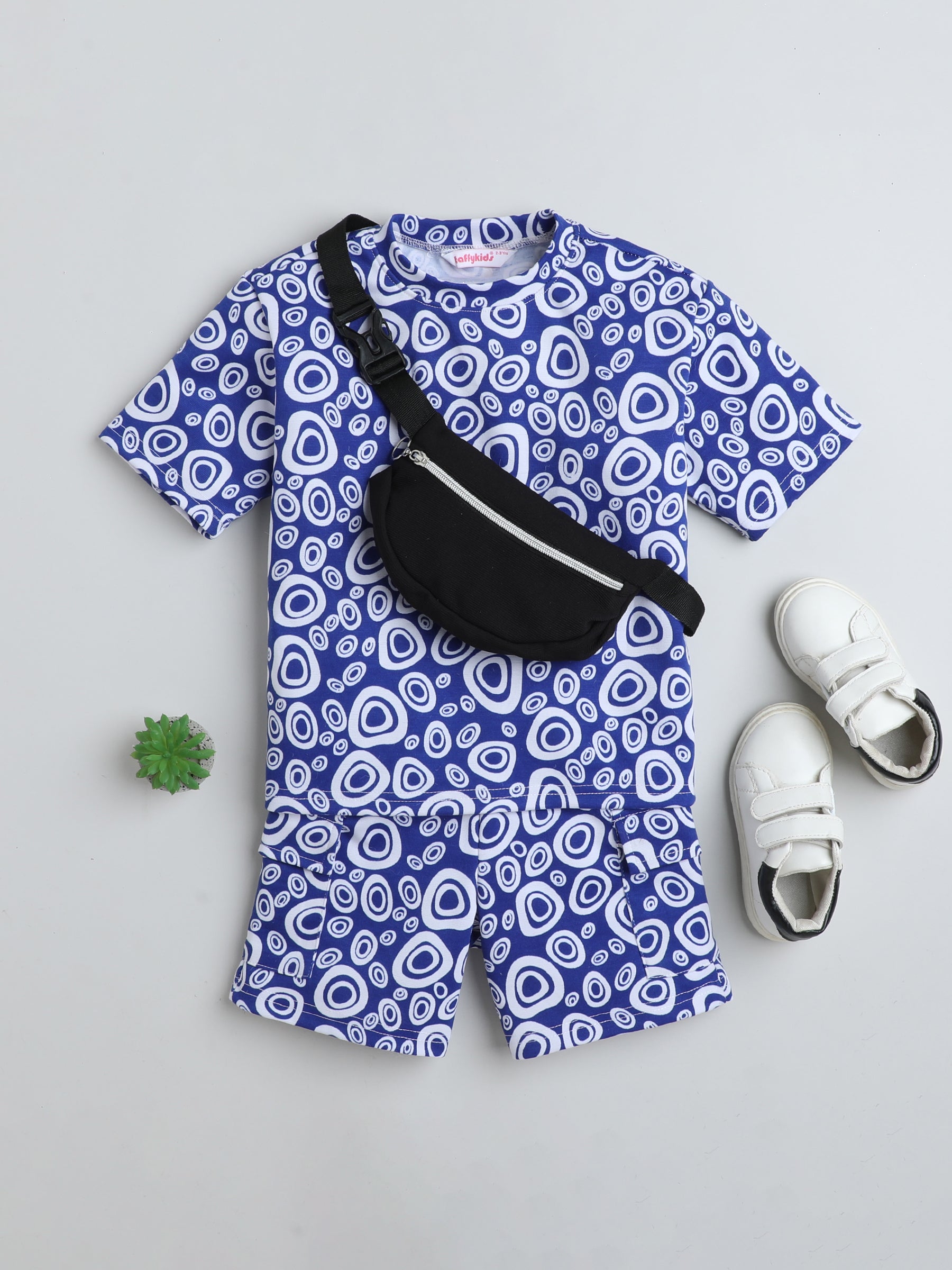 Geometrical printed Oversized tee and Shorts co-ord set with Waist bag-Blue/White