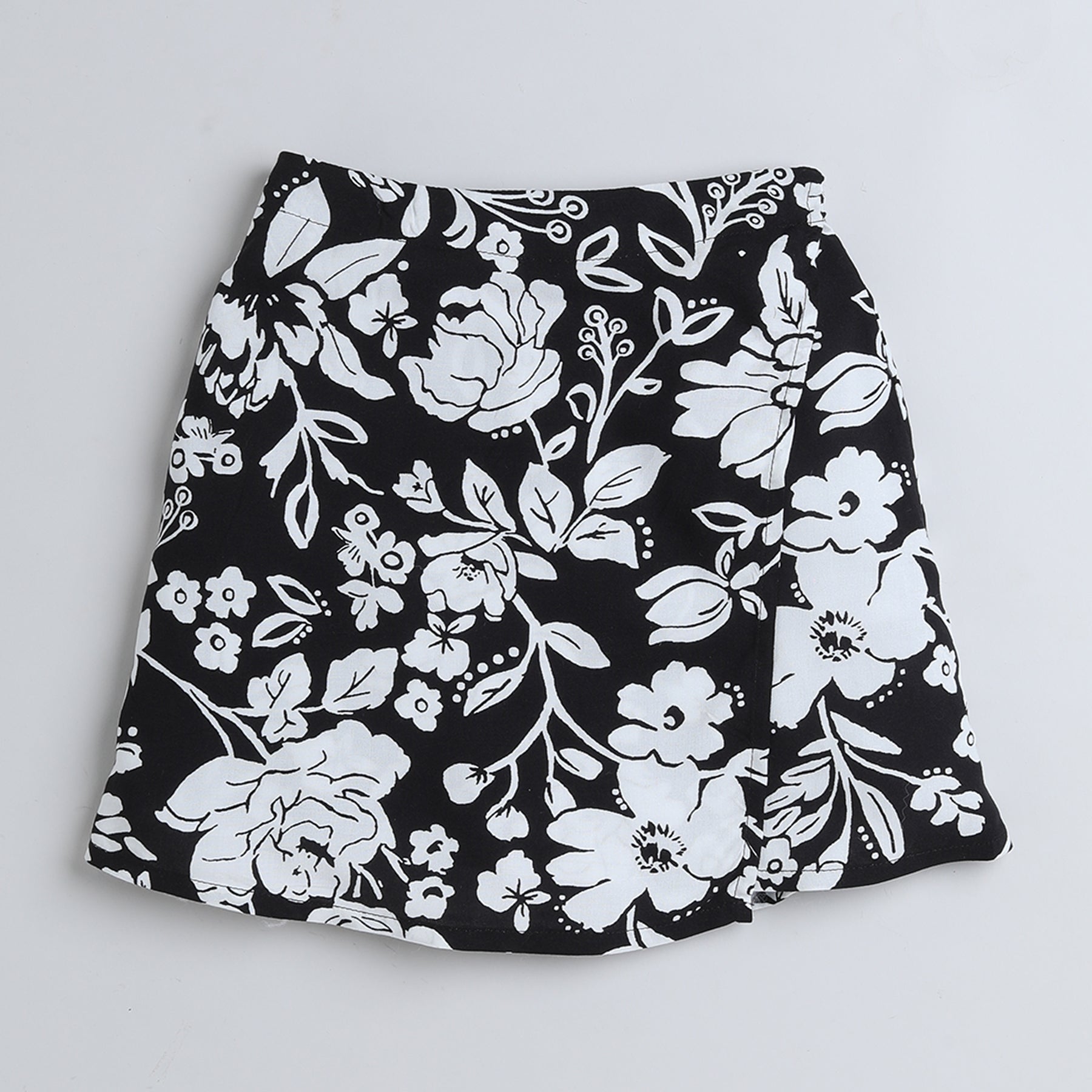 Shop Floral Printed Sleeveless One Shoulder Ring Detail Crop Top With Matching Skirt Set-Black/White Online
