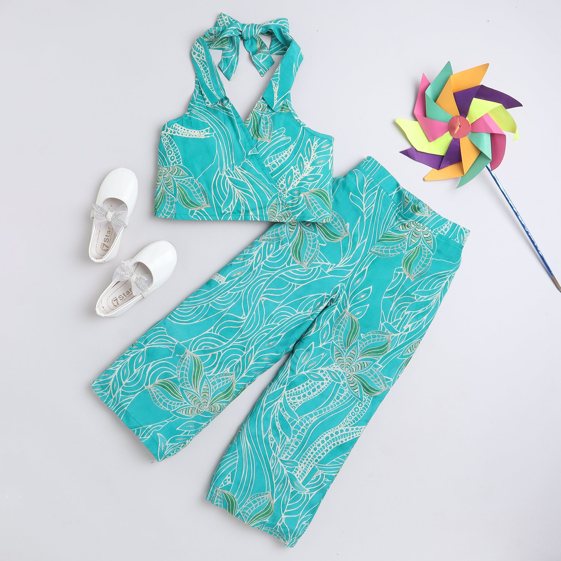 Tropical printed Overlap back tie-up halter crop top and matching pant set-Green