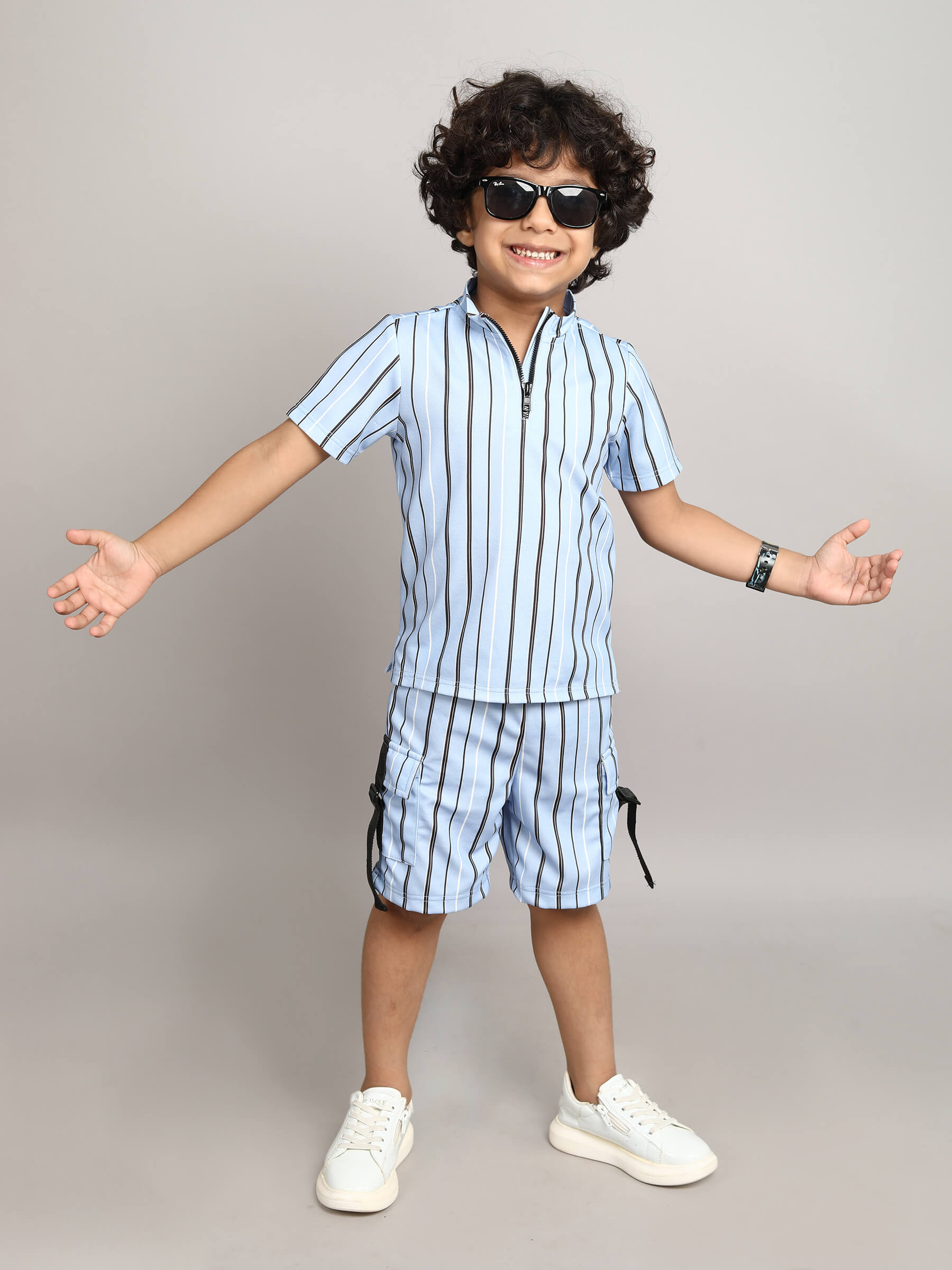 stripes printed half sleeves Zip up tee with matching tape detail cargo shorts set-Blue/Multi