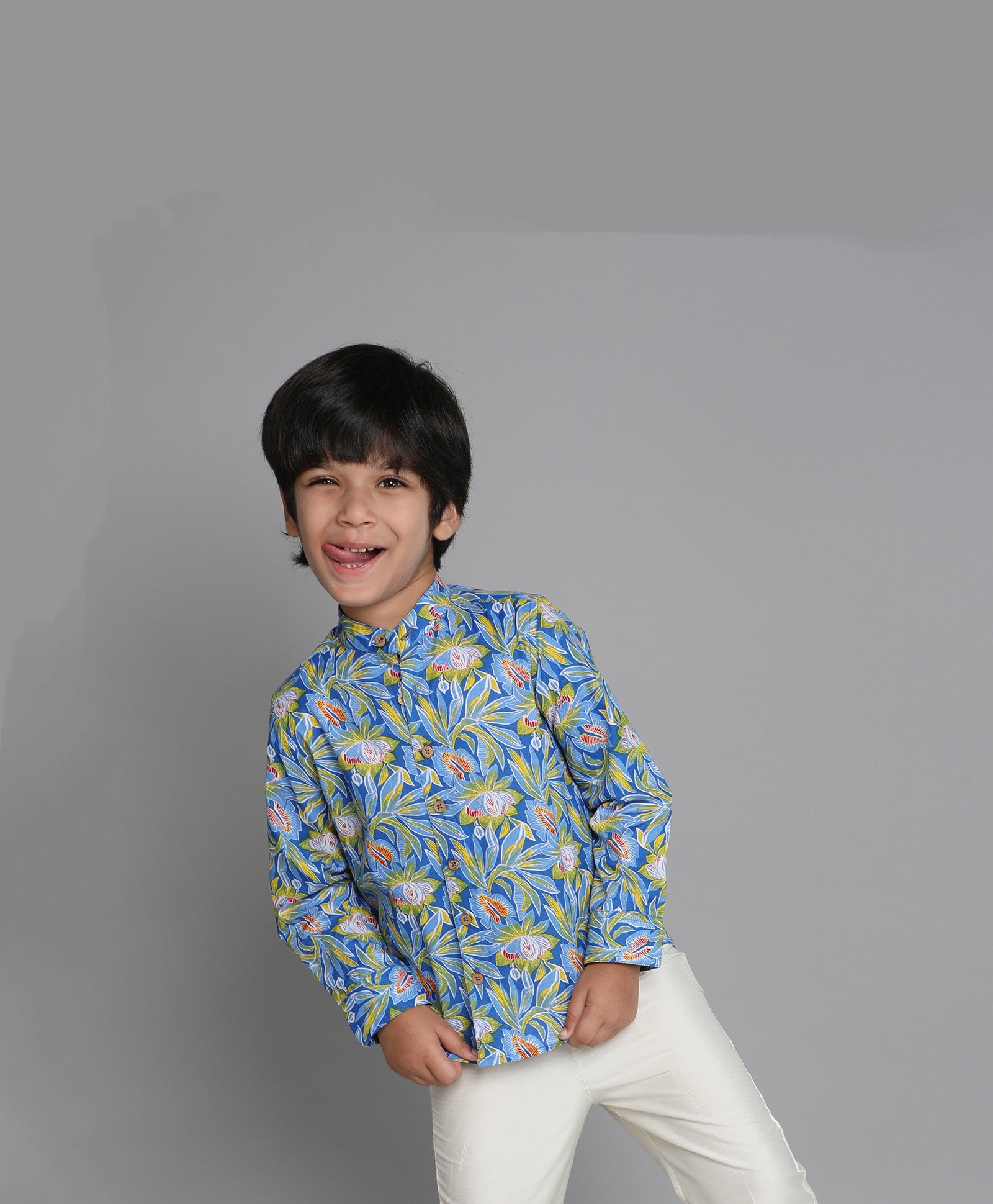 Tropical printed full sleeves mandarin collar Short kurta-Blue/Multi