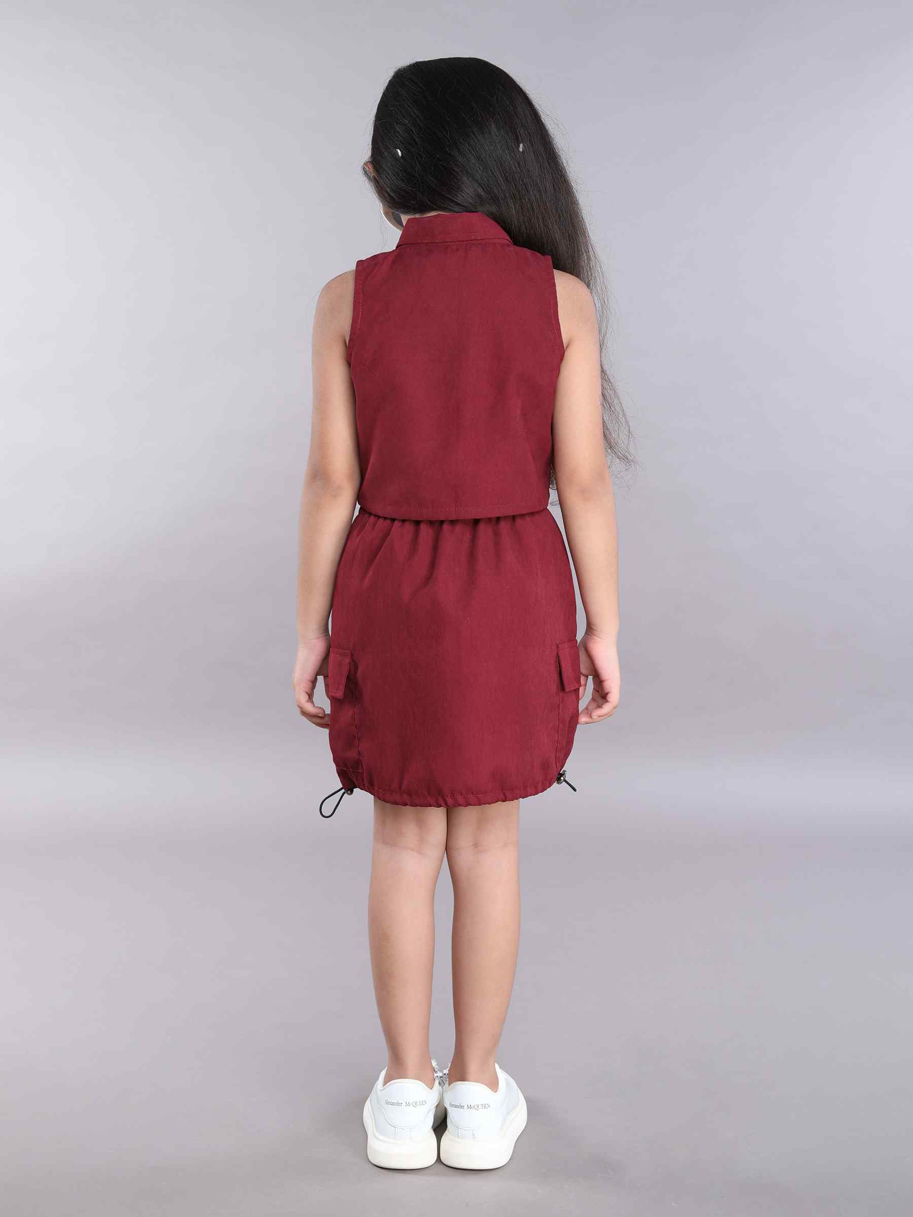 sleeveless pocket detail zip up crop top and matching parachute skirt set-Maroon