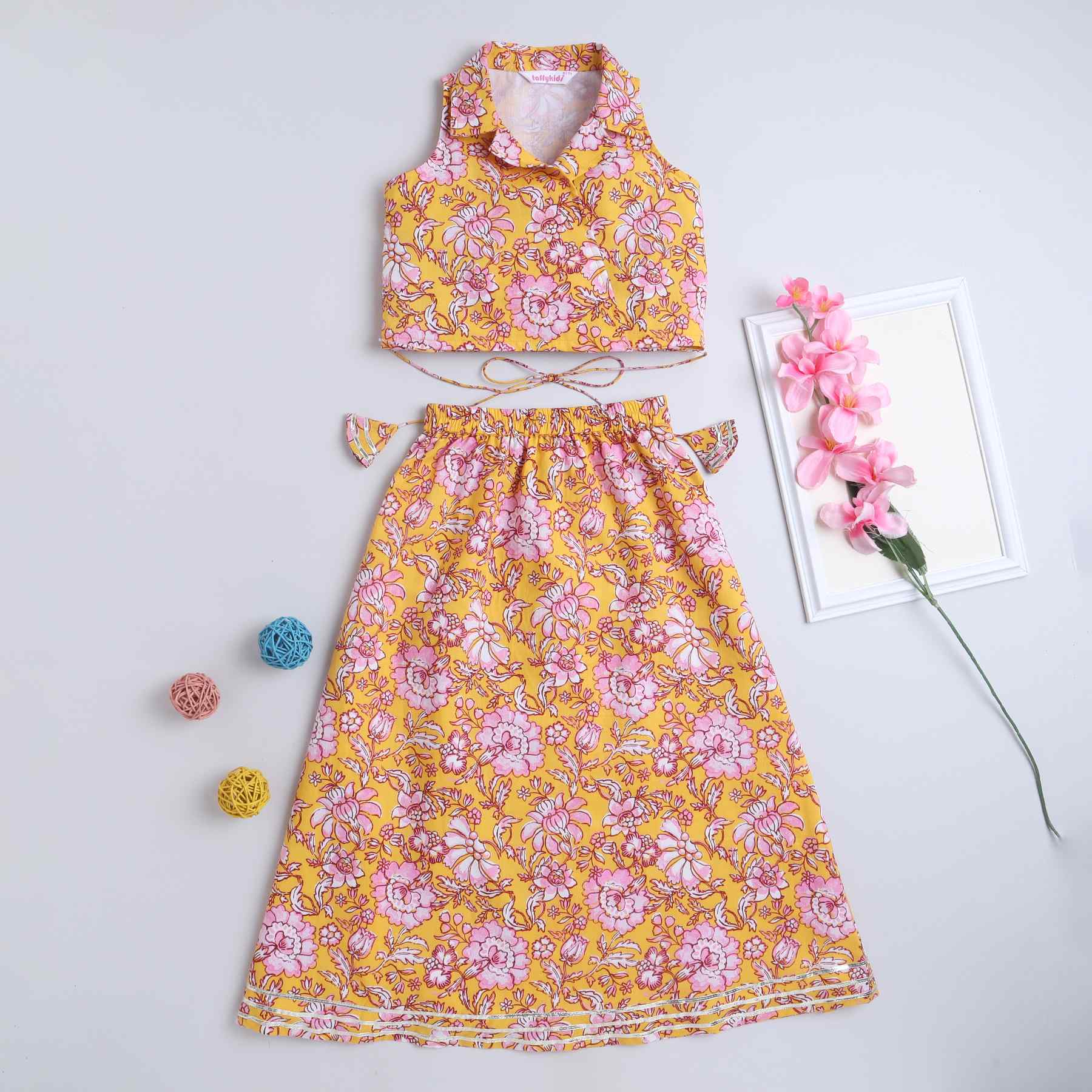 floral printed sleeveless ethnic crop blazer and matching skirt set-Yellow