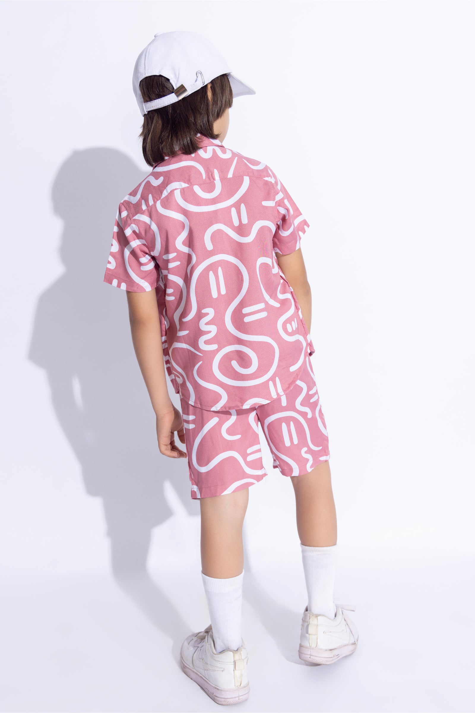 Doodle printed half sleeves shirt with attach tee and short set-Pink & white