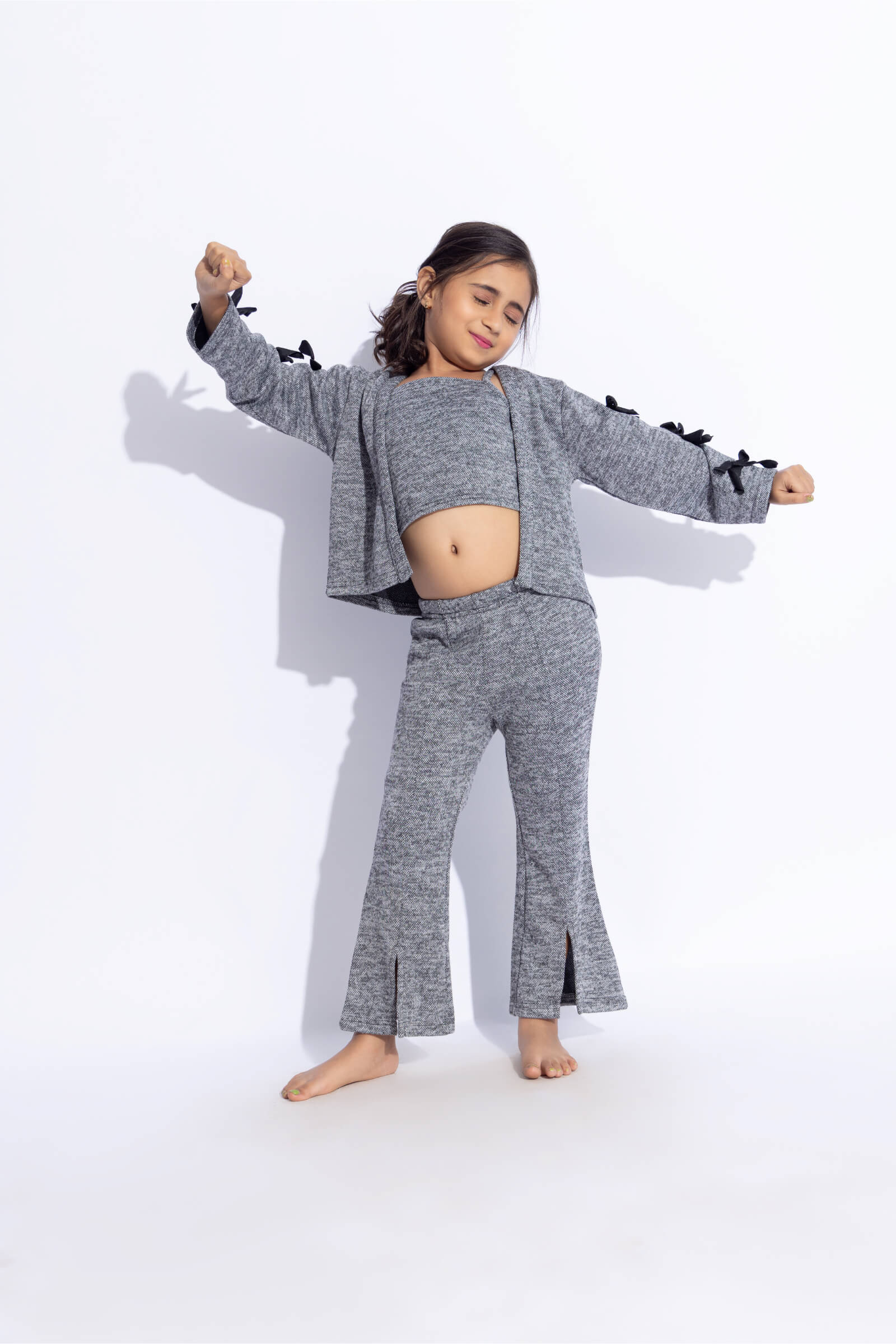 Bow detailed Full sleeves shrug with slit detailed pant and inner set-Grey