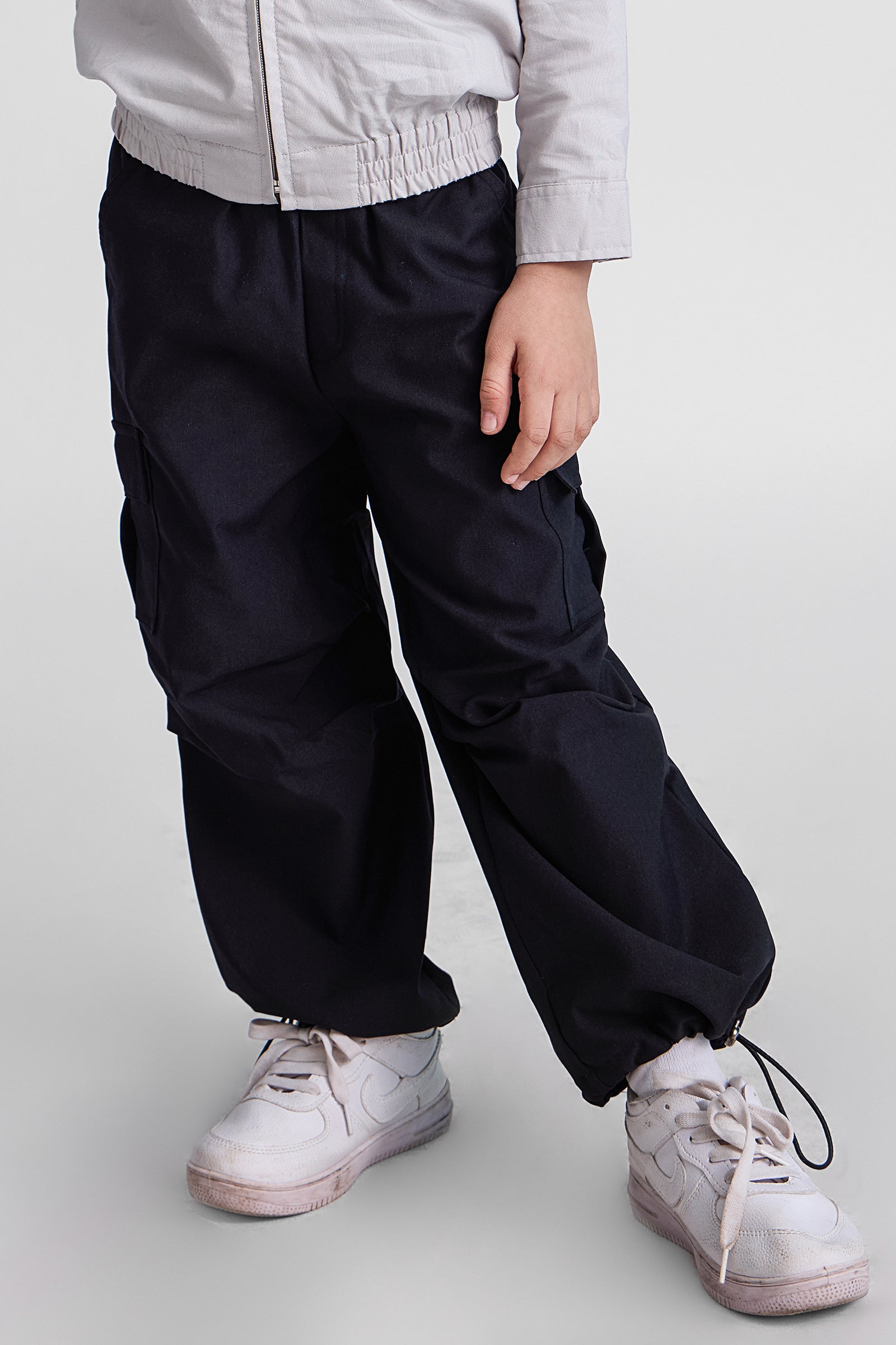 Full length pocket detail parachute pant- Black