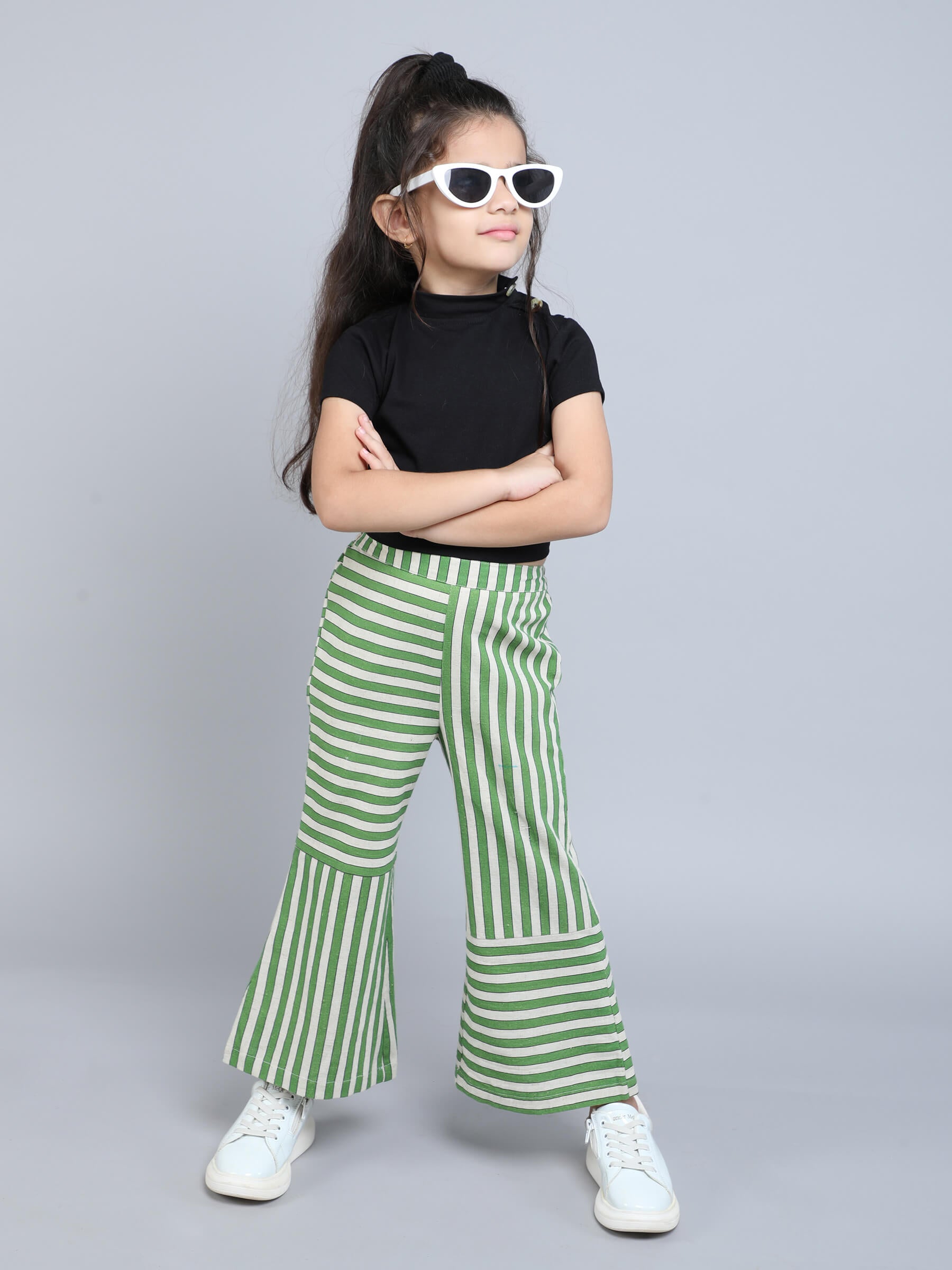 solid half sleeves backless tie-up crop top with Stripe printed pants set-Black/Multi