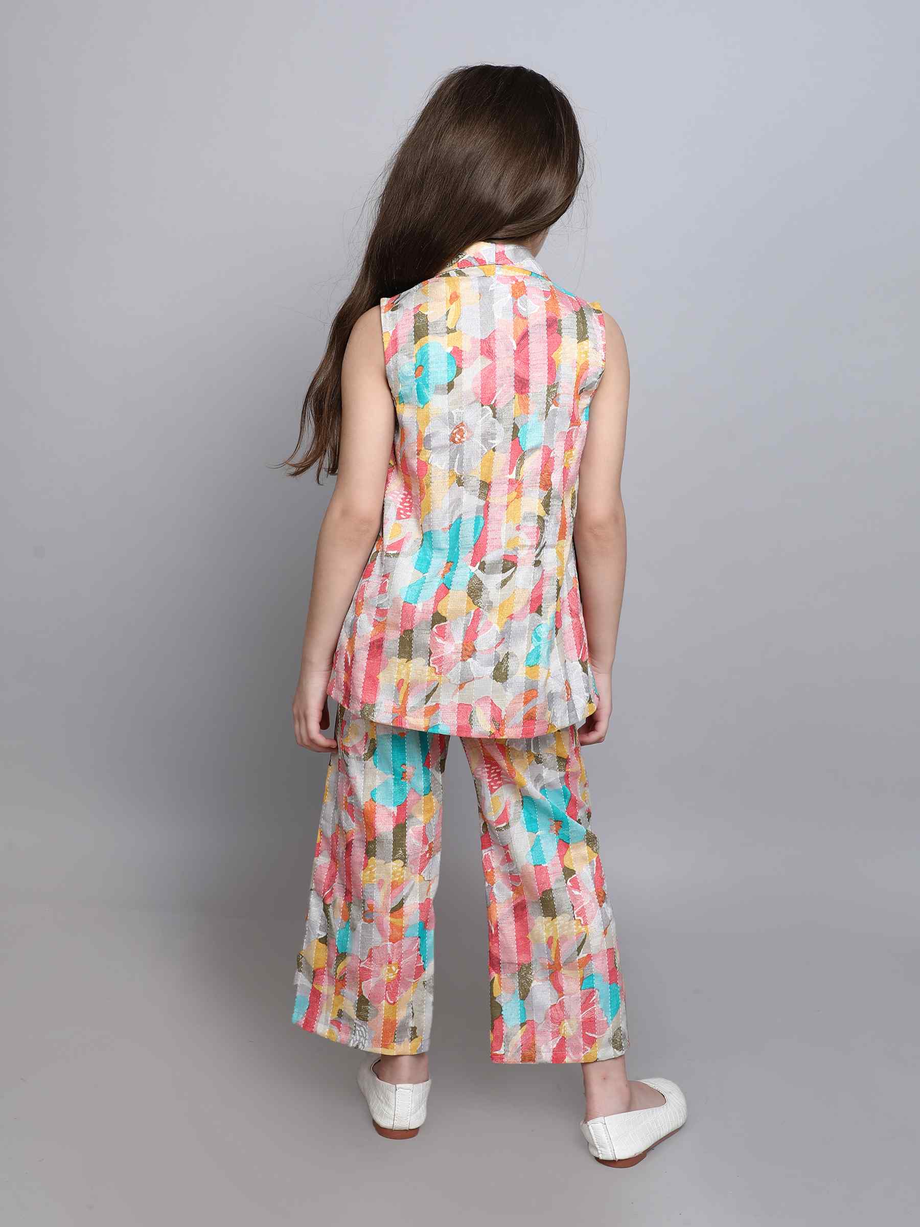 abstract floral printed sleeves jacket with matching singlet crop top and pant set-Multi