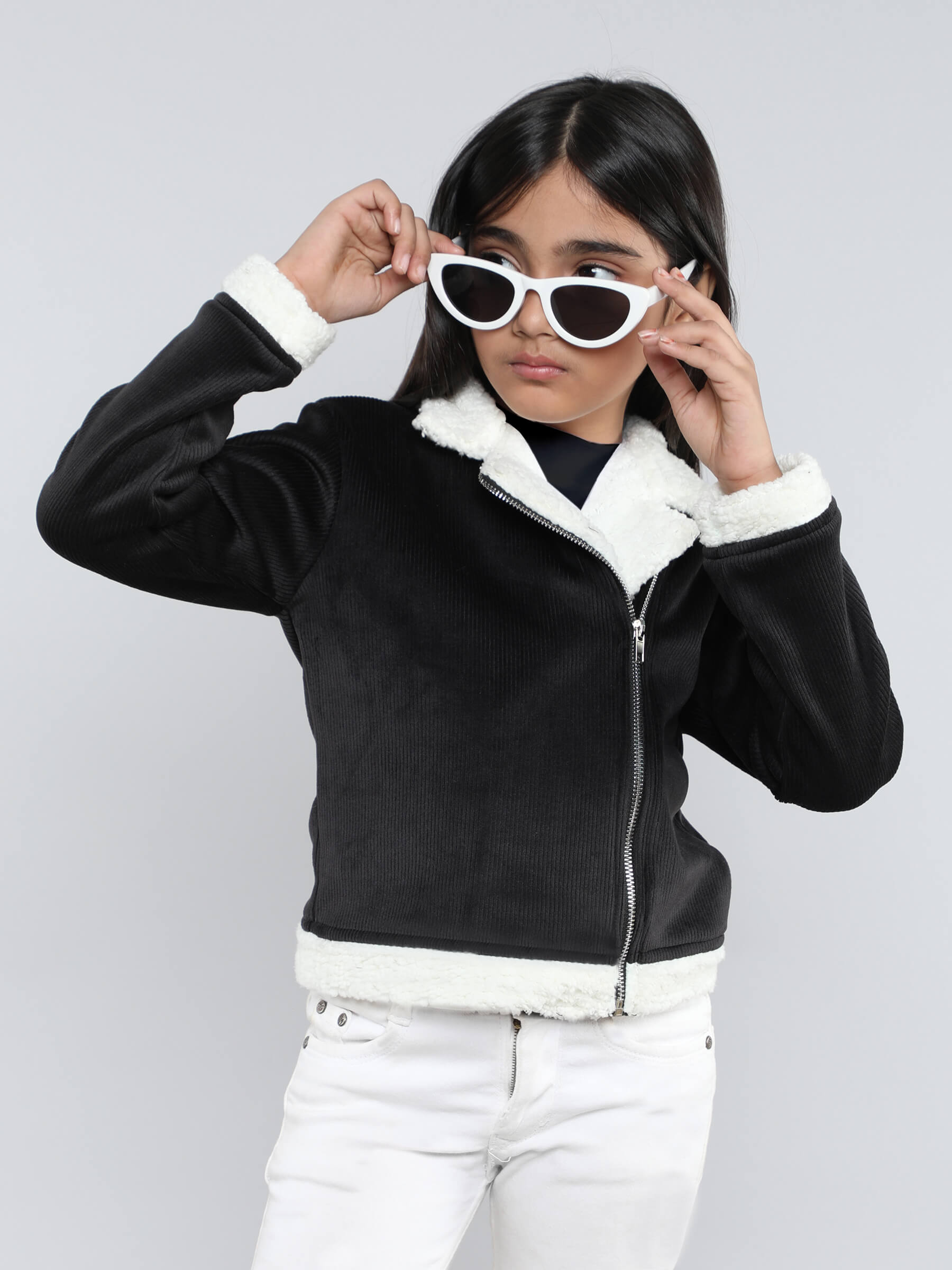 fur detail full sleeves lapel collar crop winter jacket-Black/White