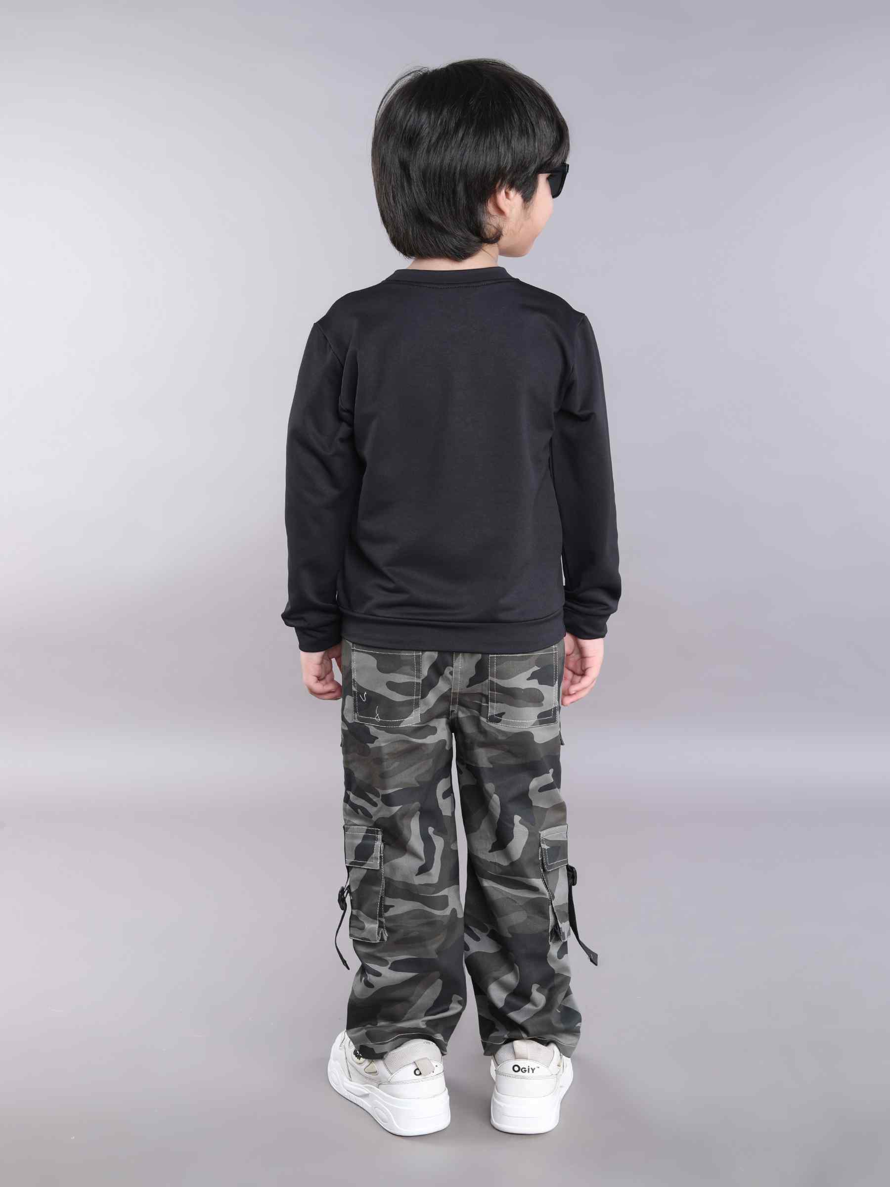 pocket detail full sweatshirt and camouflage cargo pants set-Black/multi