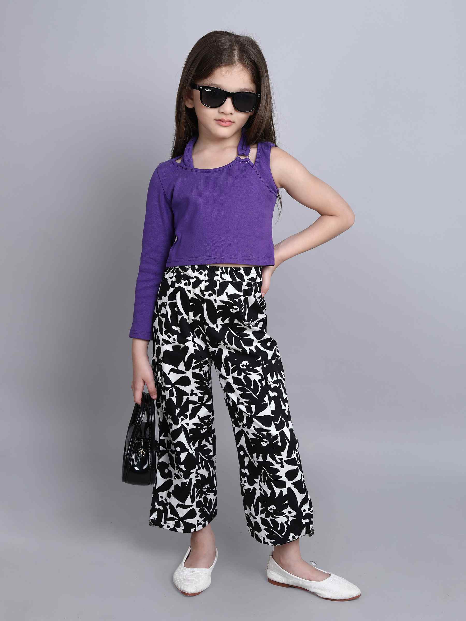 full sleeves buckle detail Asymmetric crop top and abstract printed parachute pant set-Purple/Black