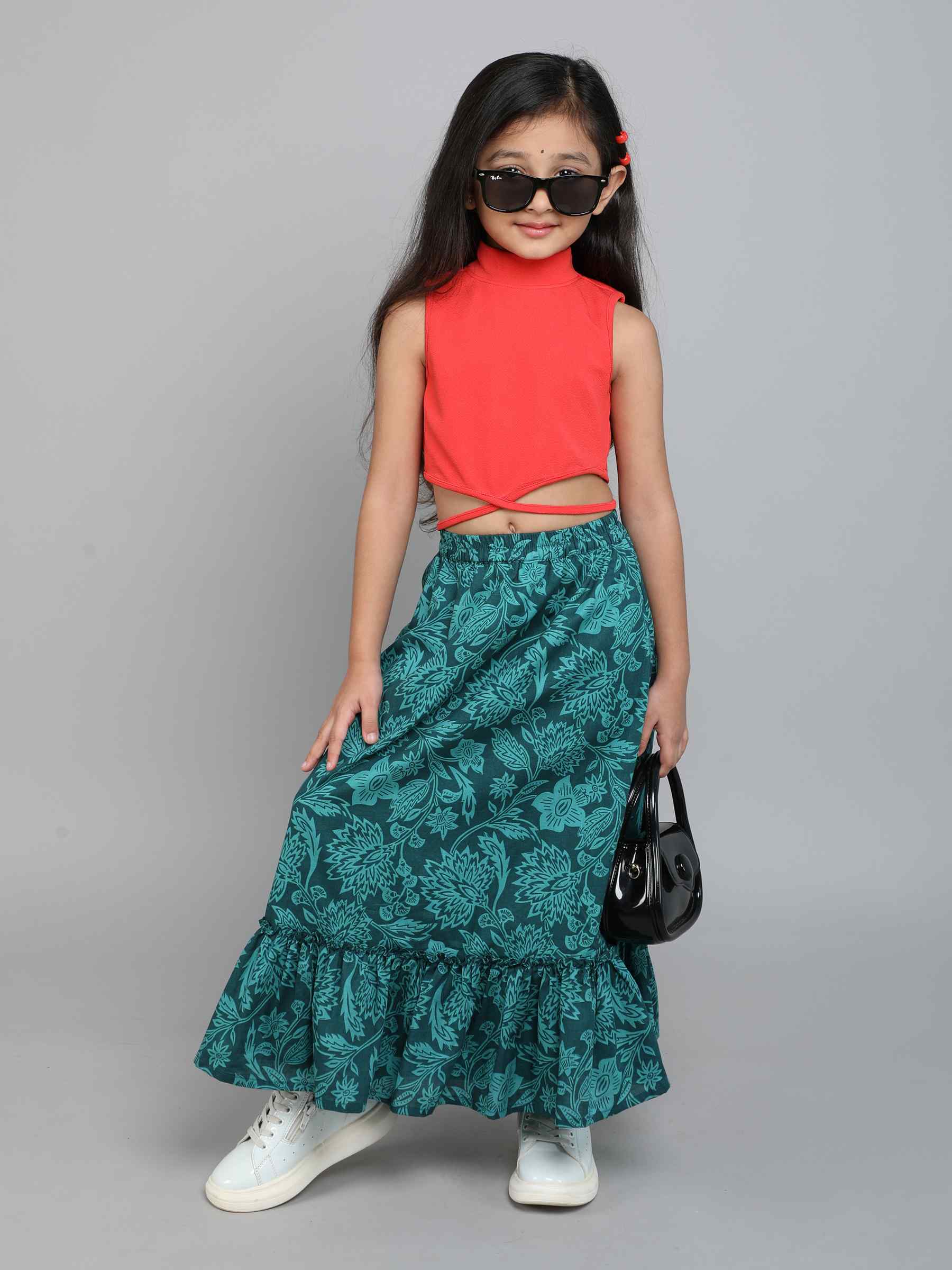 sleeveless waist tie up crop top and floral printed tier skirt set-Red/Green