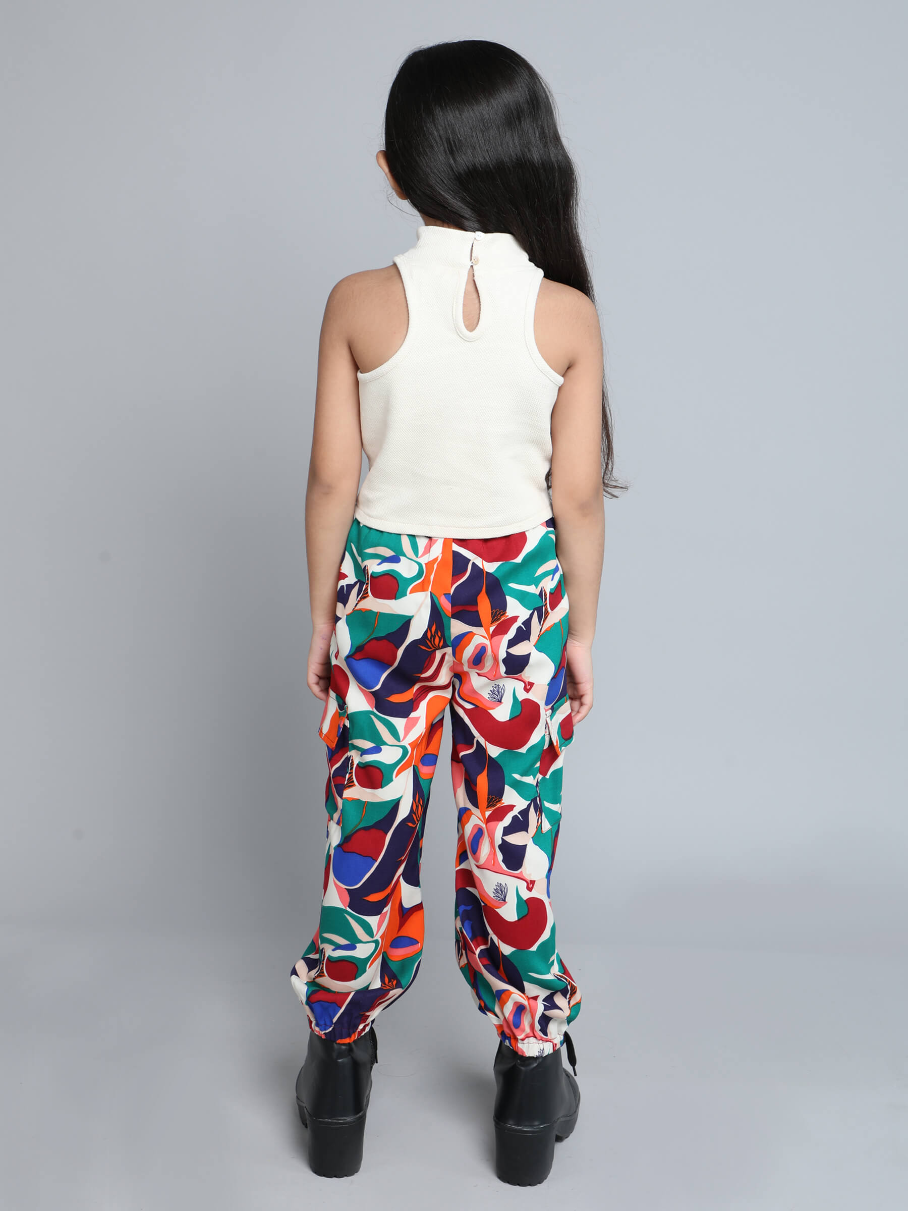 texture high neck crop top and abstract printed cargo pant set-white/Multi