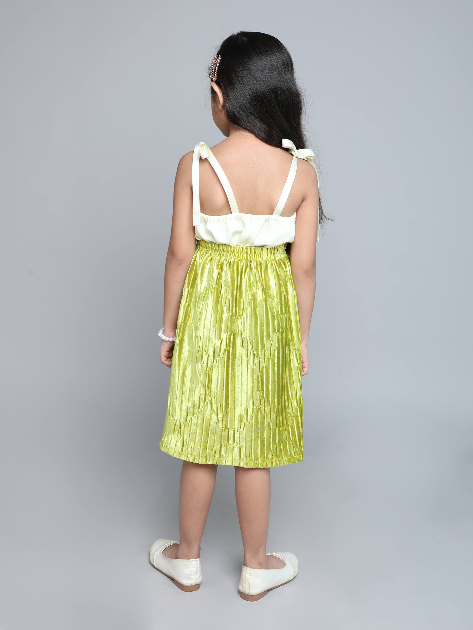 Rhinestone embellish singlet party crop top and velvet pleated skirt set-Yellow/Green