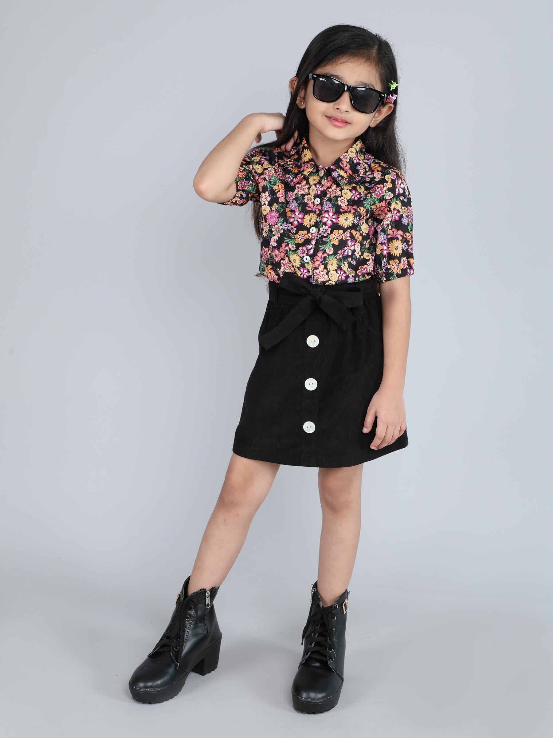 kids Floral printed peter pan collar shirt and solid tie-up skirt set-Black/Multi