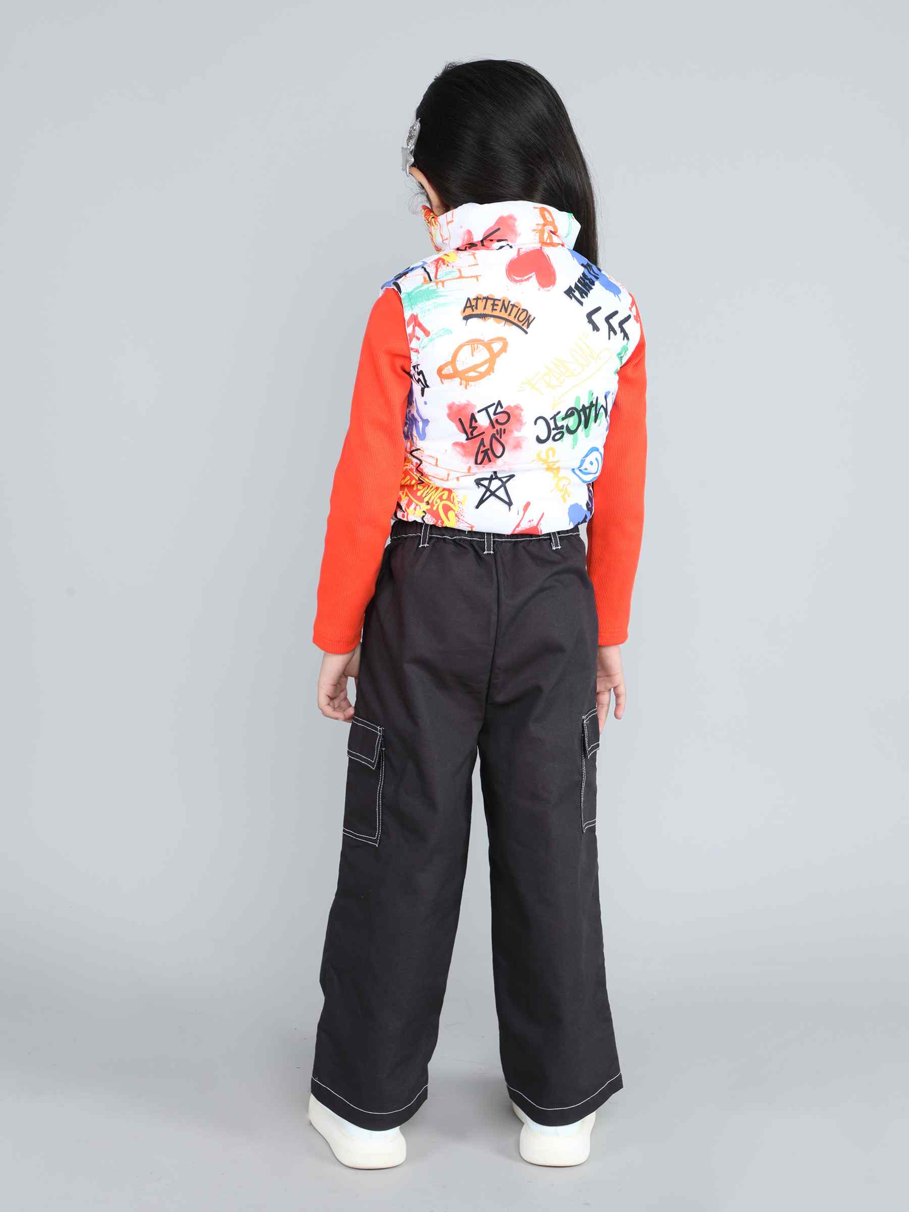 graphics printed sleeveless crop puffer jacket-White/Multi