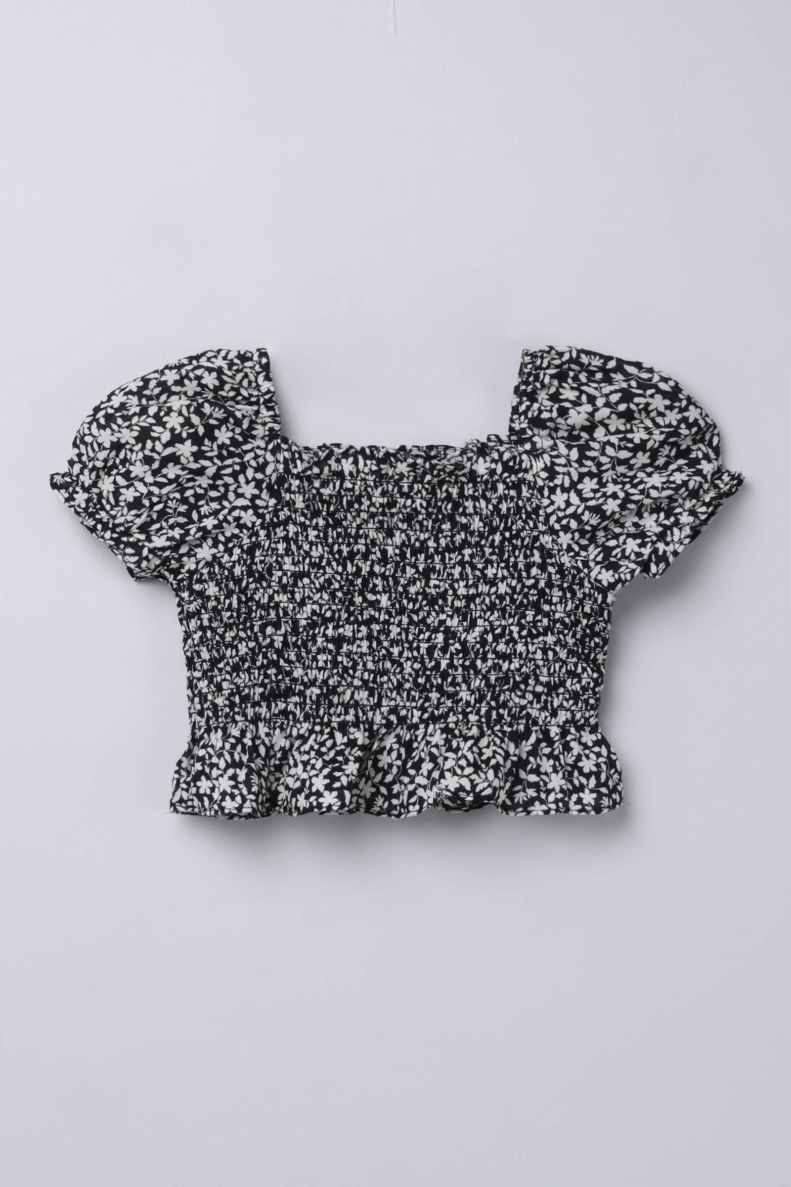 100% viscose half Sleeve floral printed smock crop top-Black & Off white