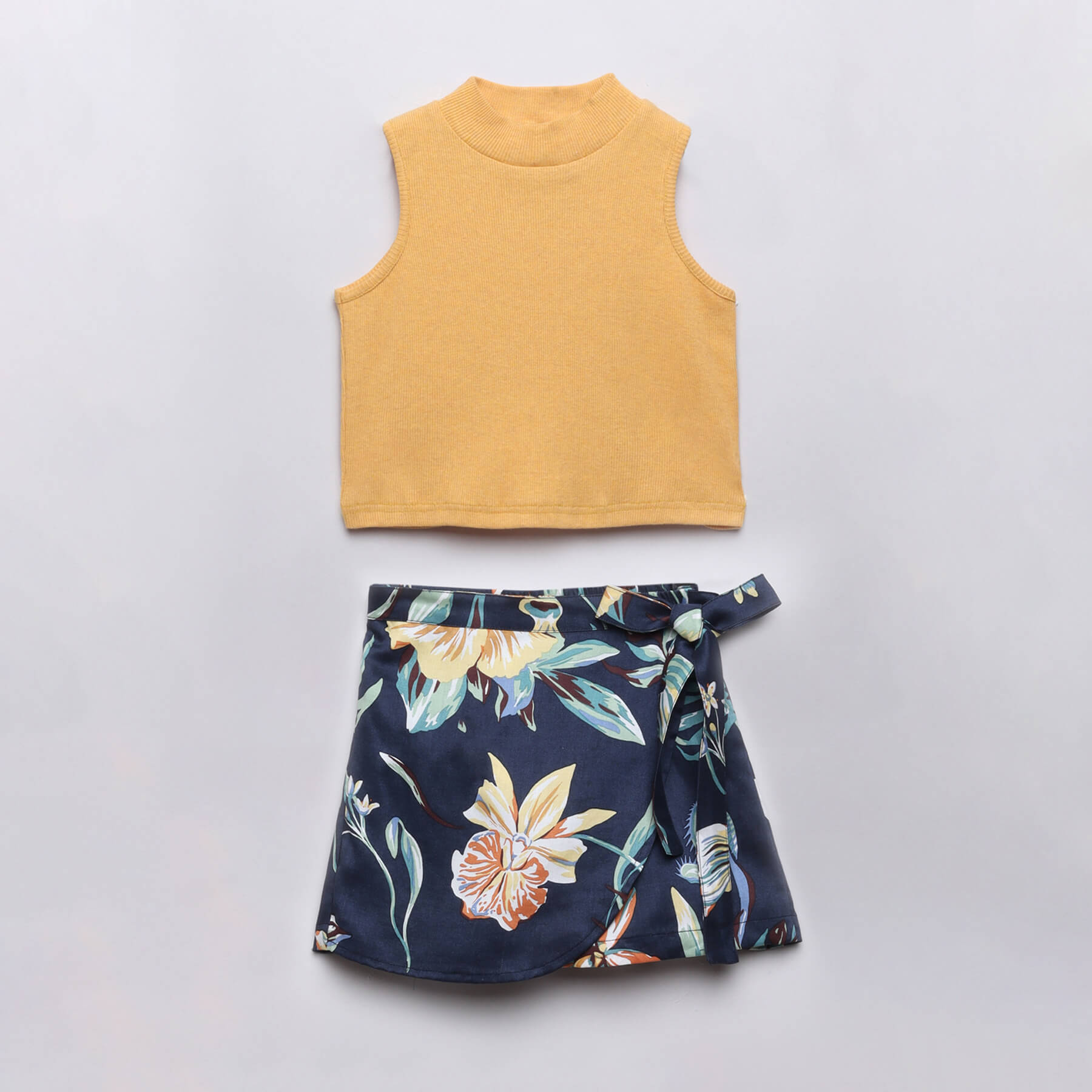 rib sleeveless high neck crop top and tropical printed skort set-Yellow/Multi